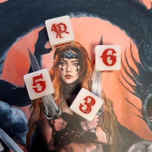 Set di 4 dadi ufficiali: Four Against Darkness ITA Set di 4 dadi ufficiali: Four Against Darkness ITA
