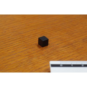 Cubetto 8mm Nero (2500 pezzi)