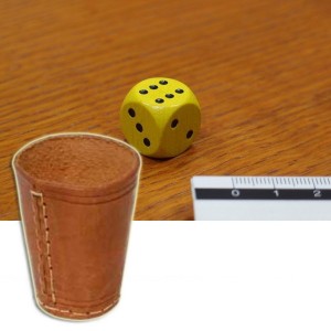 BUNDLE Bicchiere in cuoio lancia dadi + 5 dado giallo 16 mm